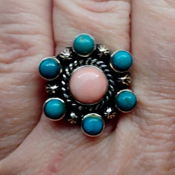 Petit Point Turquoise Cluster Pink Conch Shell Ring Size 8 Crown of Thorns - Picture 2 of 6